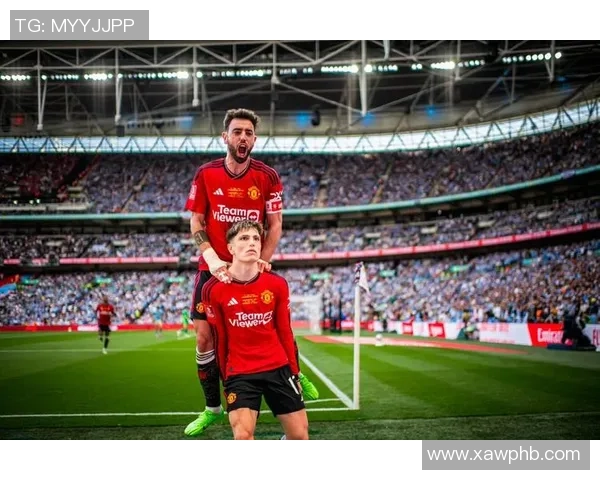 足总杯激战曼联与莱比锡平局绝杀时刻引发全场狂欢解析