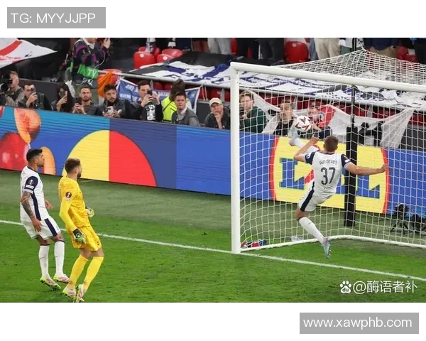 曼联友谊赛大胜热刺五球狂潮引发争议判罚热议